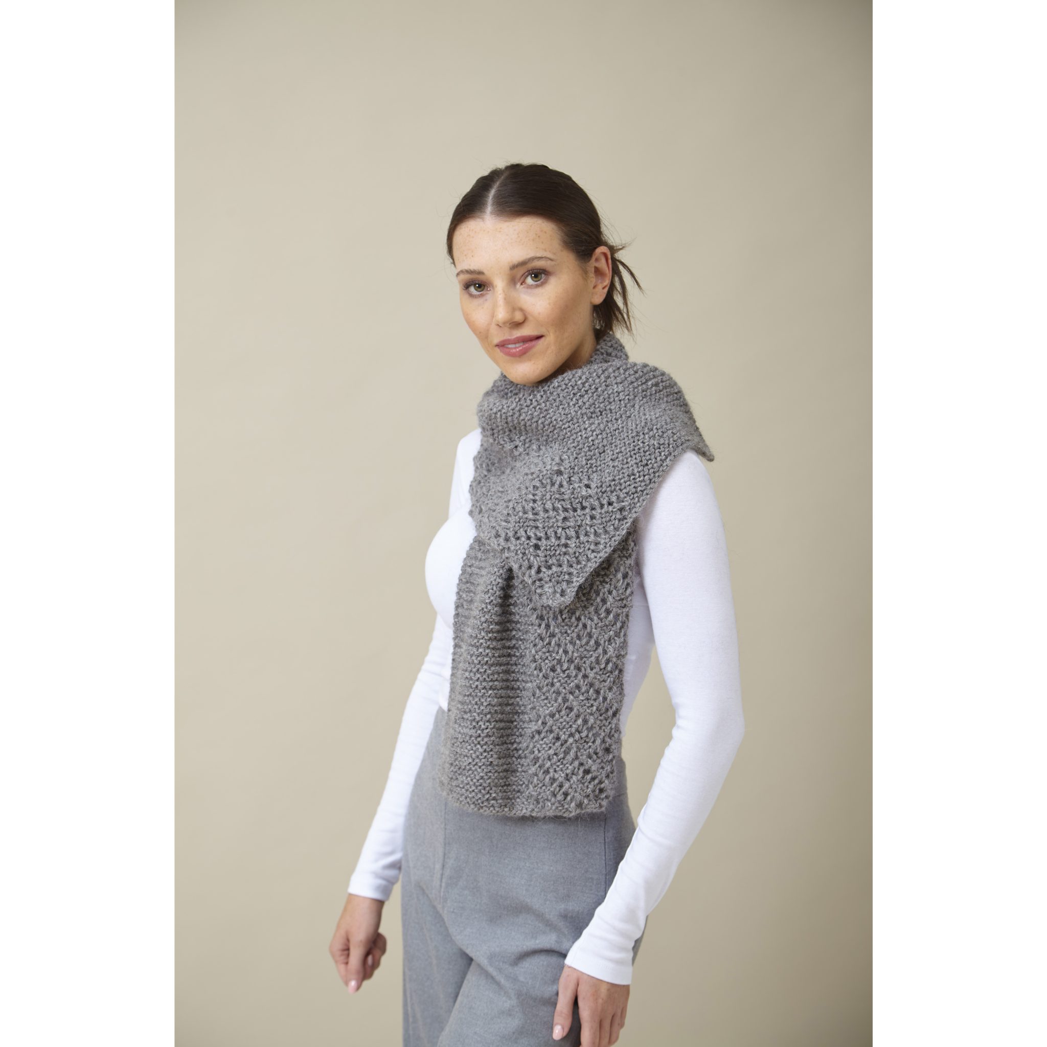 Slipover and Accessories knitted in Superfine Alpaca Chunky | King