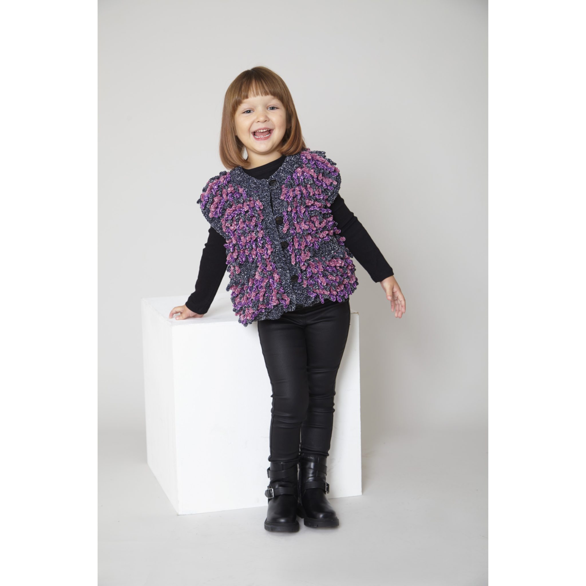 Sweater and Gilet knitted in Yummy Tweed | King Cole